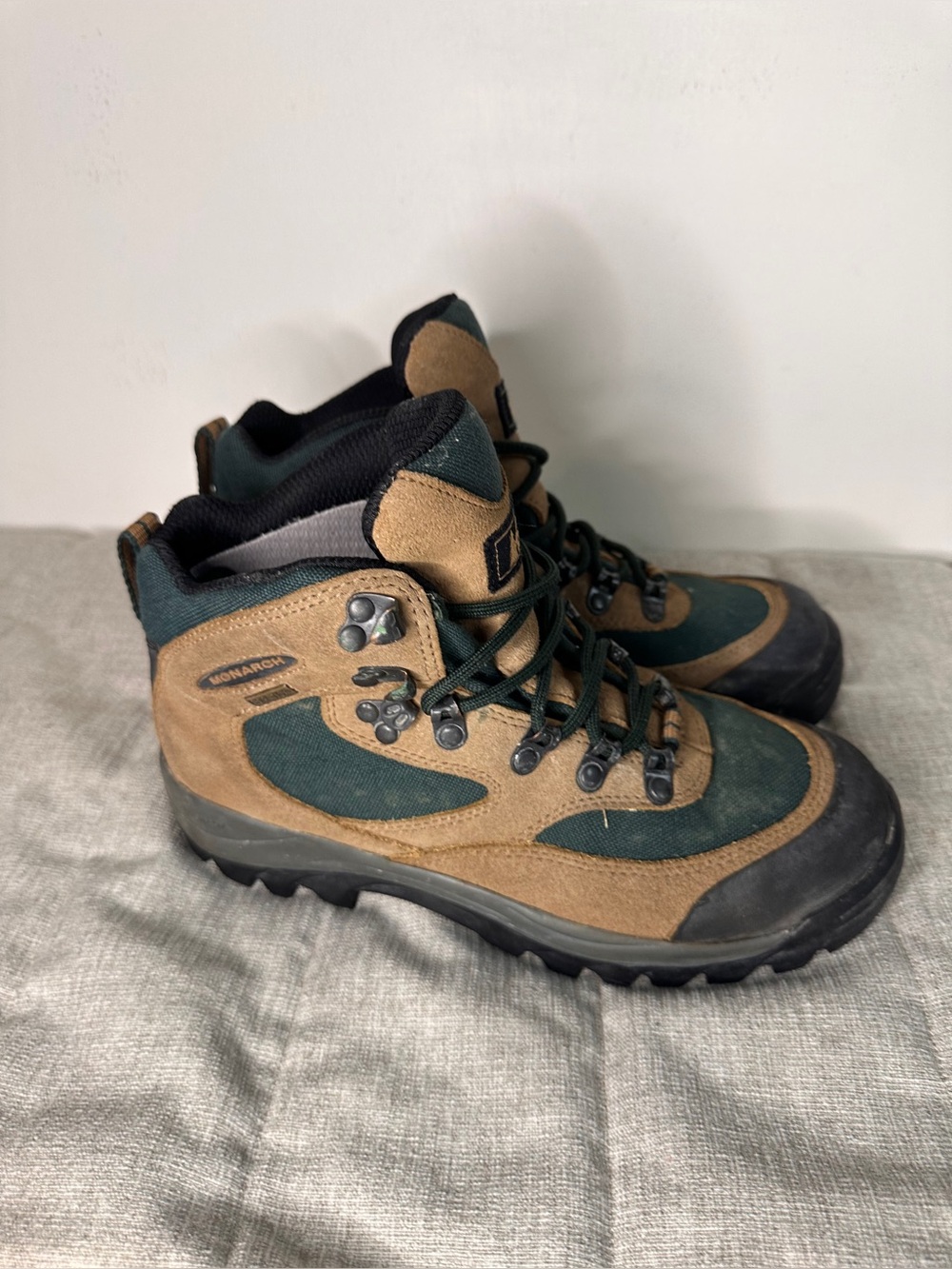 REI Womens Hiking Boots Sz 8 Monarch Gore-Tex Brown Forest Green Brown